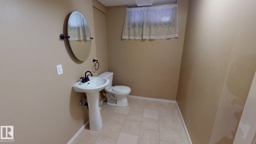 363 Richfield Road, Edmonton, AB - Indoor Photo Showing Bathroom