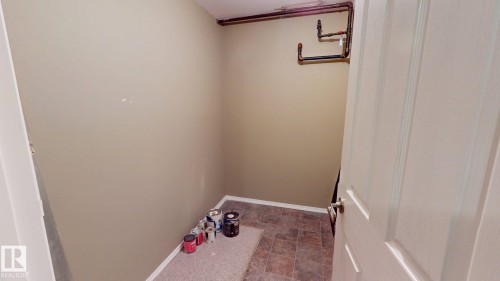 363 Richfield Road, Edmonton, AB - Indoor Photo Showing Other Room
