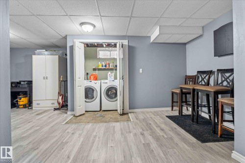 21 Fenwick Crescent, St. Albert, AB - Indoor Photo Showing Laundry Room