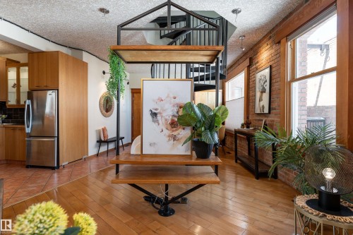 301 10141 95 Street, Edmonton, AB - Indoor