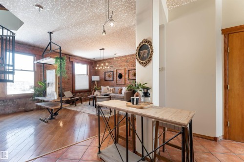 301 10141 95 Street, Edmonton, AB - Indoor Photo Showing Other Room