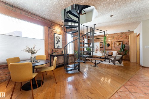 301 10141 95 Street, Edmonton, AB - Indoor Photo Showing Dining Room