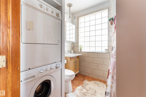 301 10141 95 Street, Edmonton, AB - Indoor Photo Showing Laundry Room