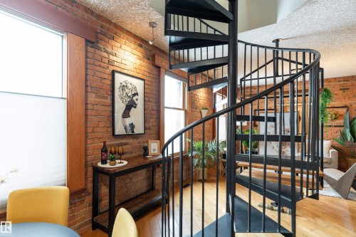 301 10141 95 Street, Edmonton, AB - Indoor