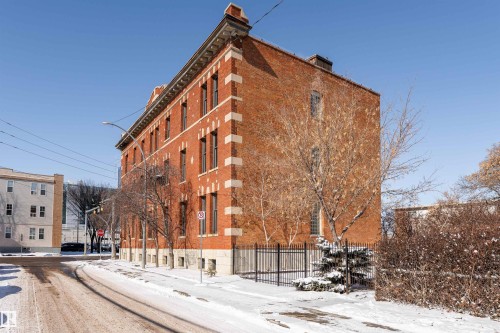 301 10141 95 Street, Edmonton, AB - Outdoor