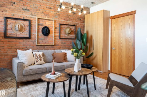 301 10141 95 Street, Edmonton, AB - Indoor Photo Showing Other Room