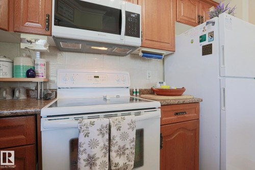 314 8528 82 Avenue, Edmonton, AB - Indoor Photo Showing Kitchen