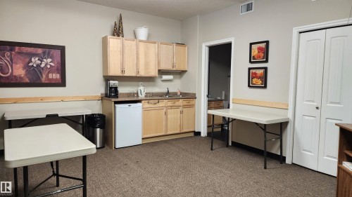 314 8528 82 Avenue, Edmonton, AB - Indoor Photo Showing Kitchen