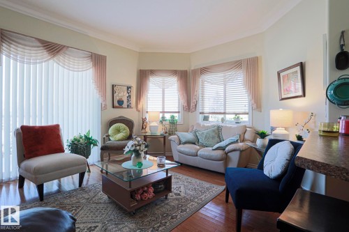 314 8528 82 Avenue, Edmonton, AB - Indoor Photo Showing Living Room