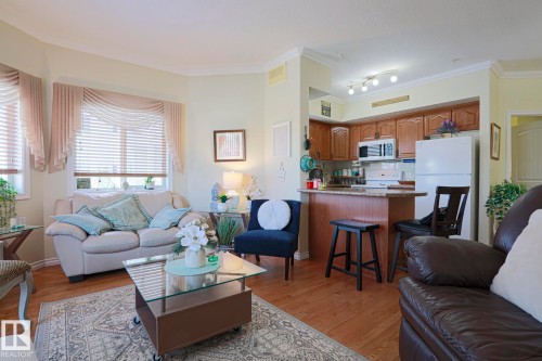 314 8528 82 Avenue, Edmonton, AB - Indoor Photo Showing Living Room