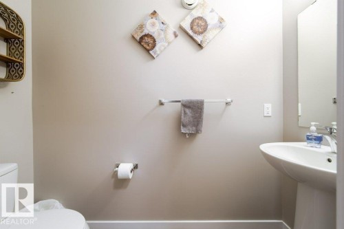 5904 Anthony Crescent, Edmonton, AB - Indoor Photo Showing Bathroom