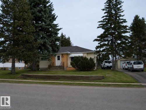 5023 50 Street  Two Hills, AB T0B 4K0