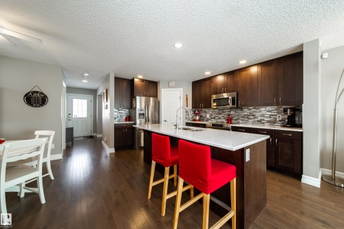 839 37 Avenue, Edmonton, AB - Indoor Photo Showing Other Room