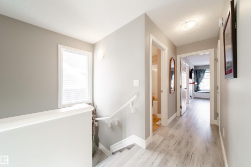 839 37 Avenue, Edmonton, AB - Indoor Photo Showing Other Room