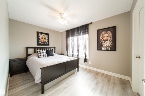839 37 Avenue, Edmonton, AB - Indoor Photo Showing Bedroom