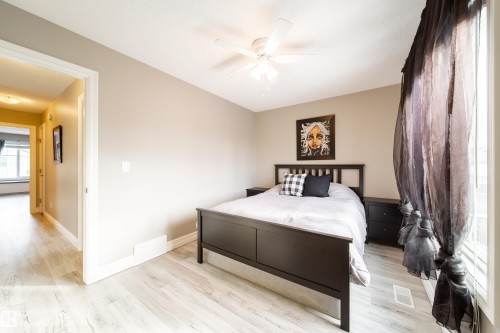 839 37 Avenue, Edmonton, AB - Indoor Photo Showing Bedroom