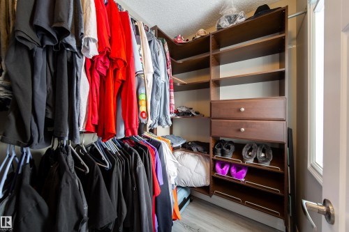 839 37 Avenue, Edmonton, AB - Indoor With Storage