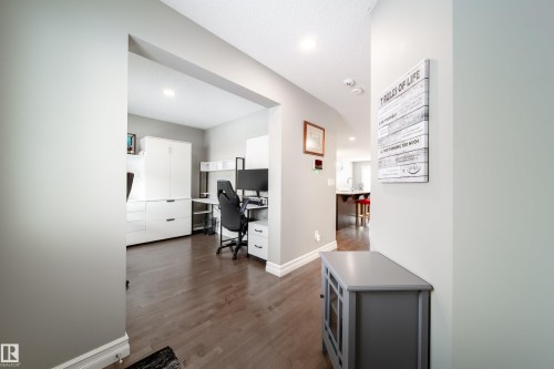 839 37 Avenue, Edmonton, AB - Indoor Photo Showing Other Room