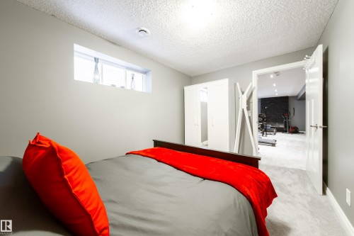 839 37 Avenue, Edmonton, AB - Indoor Photo Showing Bedroom