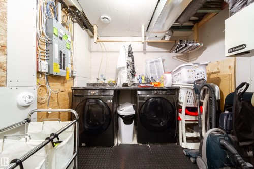 839 37 Avenue, Edmonton, AB - Indoor Photo Showing Laundry Room