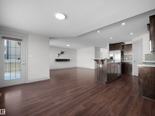 6116 10 Avenue, Edmonton, AB - Indoor Photo Showing Kitchen