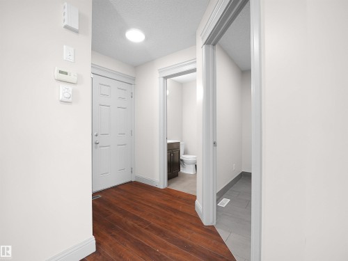 6116 10 Avenue, Edmonton, AB - Indoor Photo Showing Other Room