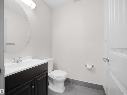 6116 10 Avenue, Edmonton, AB - Indoor Photo Showing Bathroom