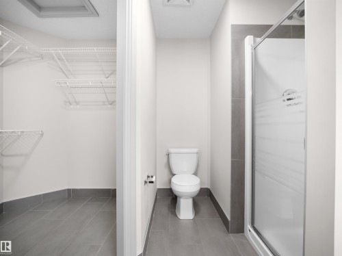 6116 10 Avenue, Edmonton, AB - Indoor Photo Showing Bathroom