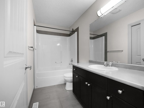 6116 10 Avenue, Edmonton, AB - Indoor Photo Showing Bathroom