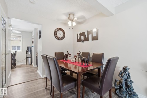 150 Woodborough Way, Edmonton, AB - Indoor Photo Showing Dining Room