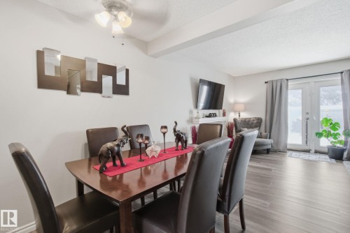 150 Woodborough Way, Edmonton, AB - Indoor Photo Showing Dining Room