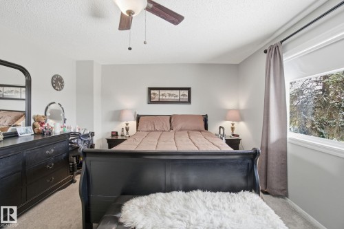 150 Woodborough Way, Edmonton, AB - Indoor Photo Showing Bedroom