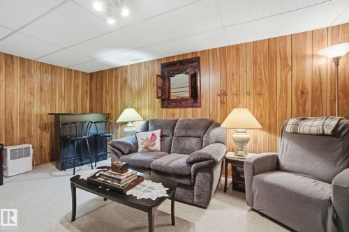 150 Woodborough Way, Edmonton, AB - Indoor Photo Showing Other Room