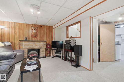 150 Woodborough Way, Edmonton, AB - Indoor With Fireplace