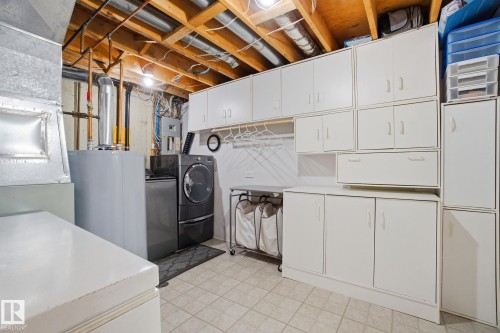150 Woodborough Way, Edmonton, AB - Indoor Photo Showing Laundry Room