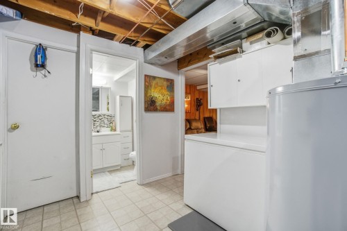 150 Woodborough Way, Edmonton, AB - Indoor