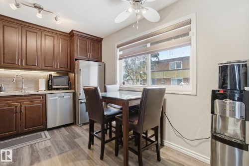 150 Woodborough Way, Edmonton, AB - Indoor