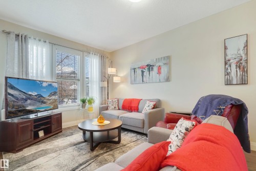 151 Gilmore Way, Spruce Grove, AB - Indoor Photo Showing Living Room