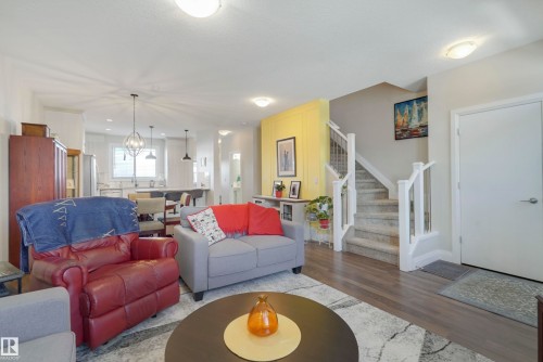 151 Gilmore Way, Spruce Grove, AB - Indoor Photo Showing Living Room