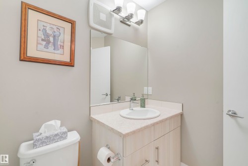 151 Gilmore Way, Spruce Grove, AB - Indoor Photo Showing Bathroom