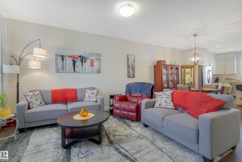 151 Gilmore Way, Spruce Grove, AB - Indoor Photo Showing Living Room