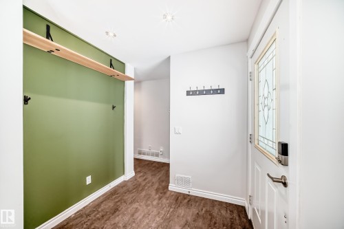 10532 47 Street, Edmonton, AB - Indoor Photo Showing Other Room