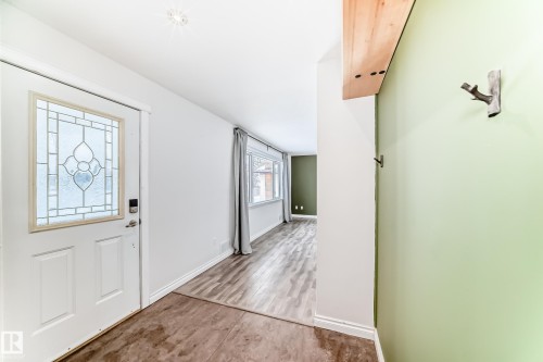 10532 47 Street, Edmonton, AB - Indoor Photo Showing Other Room