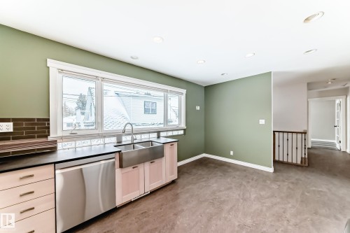 10532 47 Street, Edmonton, AB - Indoor Photo Showing Other Room