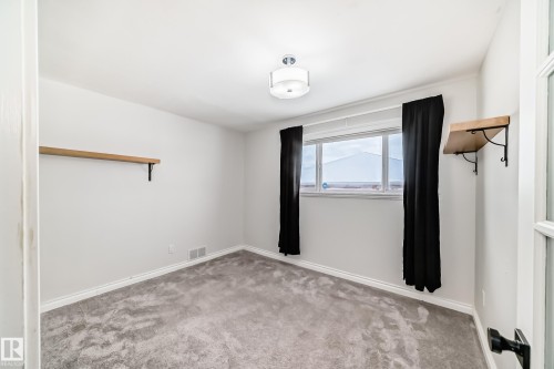 10532 47 Street, Edmonton, AB - Indoor Photo Showing Other Room