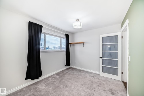 10532 47 Street, Edmonton, AB - Indoor