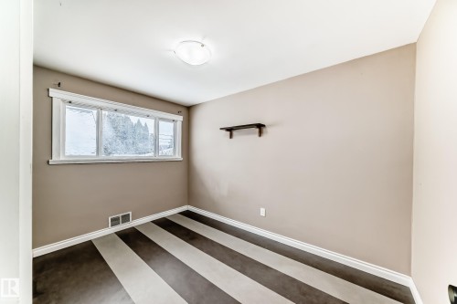 10532 47 Street, Edmonton, AB - Indoor Photo Showing Other Room