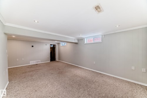 10532 47 Street, Edmonton, AB - Indoor