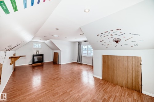 10532 47 Street, Edmonton, AB - Indoor