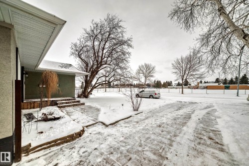 10532 47 Street, Edmonton, AB - Outdoor